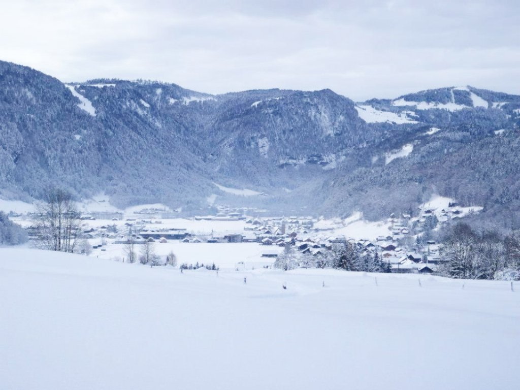 Blick auf Bezau im Winter