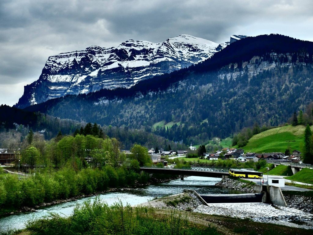 Bezegg mit Sicht auf die Kanisfluh